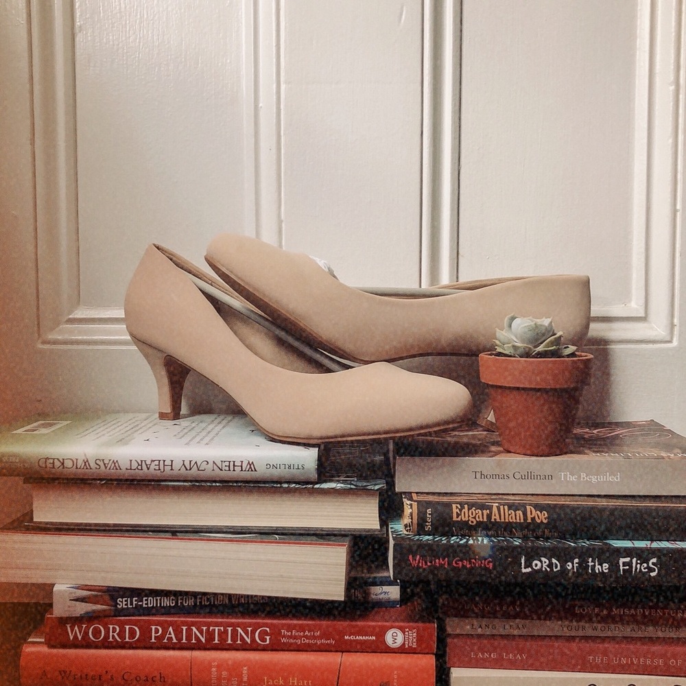 nude pumps
